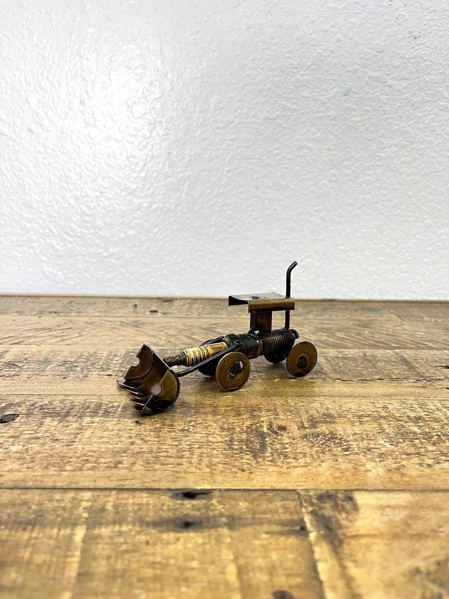 Sparkplug Art, Loader