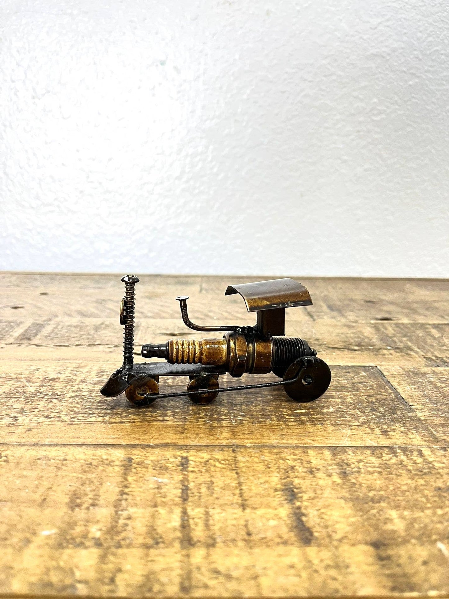 Sparkplug Art, Train - G-8